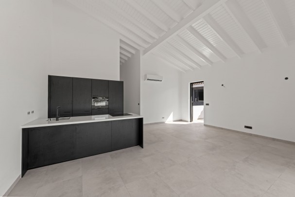 The Bank &ndash; Luxury Unfurnished 2-Bedroom Apartment for Rent