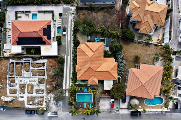 The Ambassador · An operating resort in Brakkeput Abao