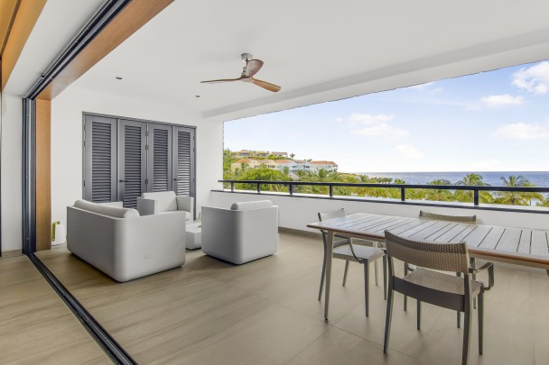 The Shore | Blue Bay - Luxury 2 bedroom beachfront apartment 
