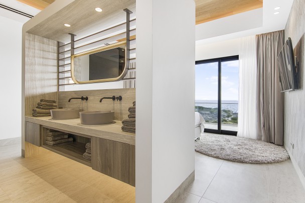 The Ridge 14 - Luxury oceanfront penthouse with panoramic view