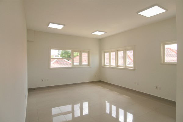 Centrally located, fully renovated office floor on Penstraat