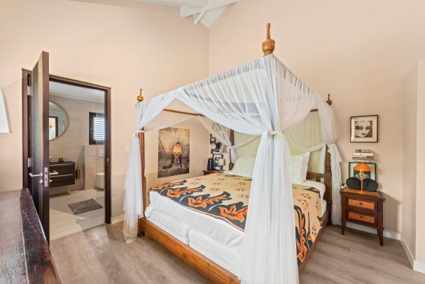 Blue Bay &ndash; Tropische villa met prachtig uitzicht 