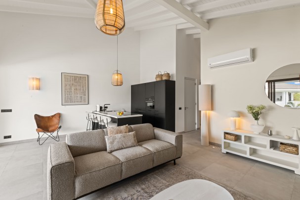 The Bank &ndash; Furnished 2-Bedroom Upper-Level Apartment
