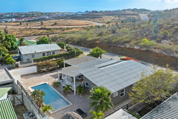 Brakkeput - Comfort, space, and a stunning view with a swimming pool
