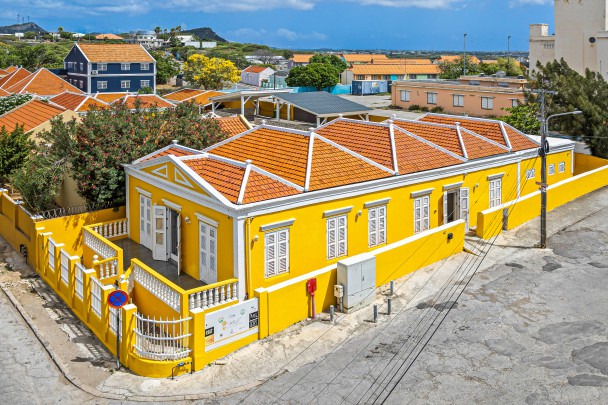 Stylish 10-Office Business Center in Historic Otrobanda