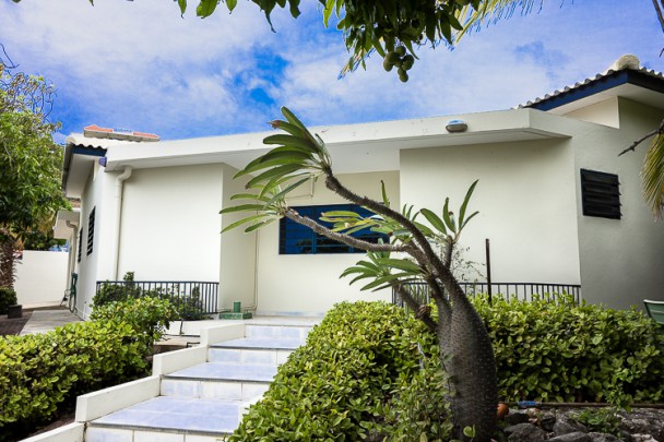 Spacious 3-bedroom villa in quiet residential area