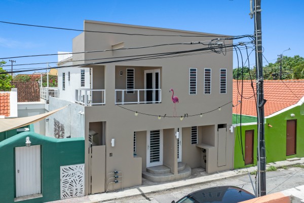 Apartment complex next to the charming Kura Hulanda
