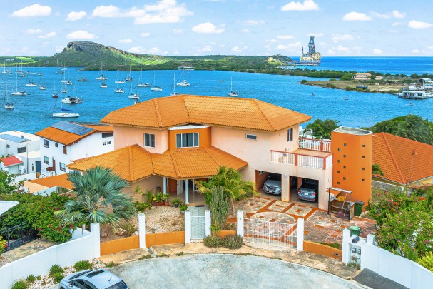 Majestic Hilltop Villa with Endless Ocean Views -  Brakkeput, Curaçao