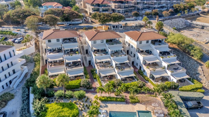 Blue Bay – Greenview Apartment with Excellent Rental Potential