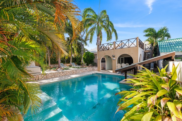 Hanenberg – Tropische vakantiewoning met zwembad en poolbar