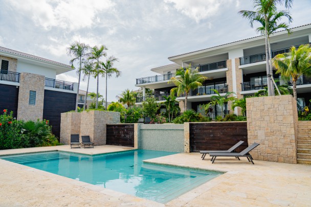 The Breeze – Beautiful 2-bedroom apartment perfect for vacation rental