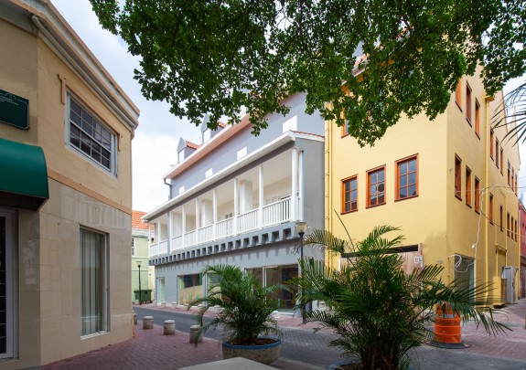 Luxe gemeubileerd 1-slaapkamerappartement in Punda