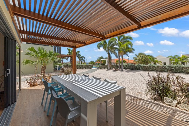 Blue Bay - Luxe gemeubileerde appartementen met prachtig zeezicht