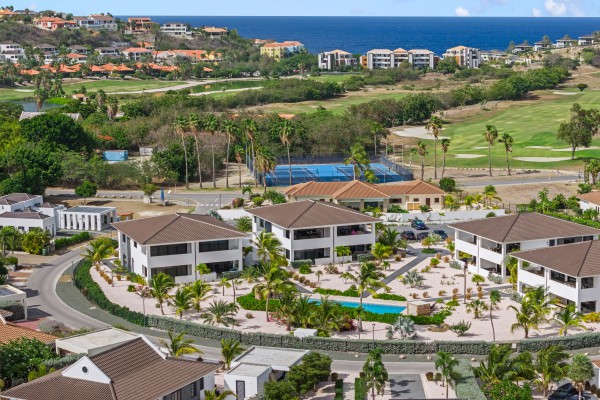 Blue Bay | Move-in ready new-build apartment with garden and pool view
