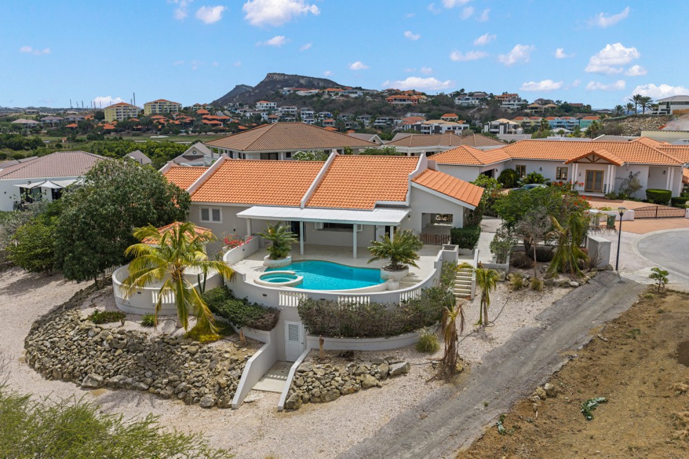 Blue Bay BD61 - Spacious Villa with Guest Apartment