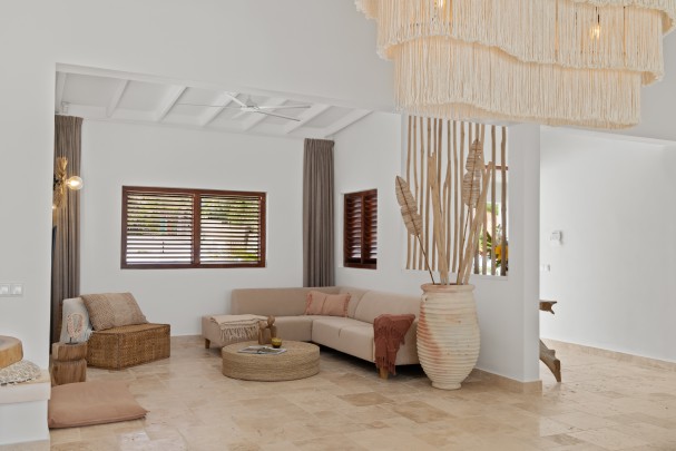 Julianadorp - Modern renovated detached villa with swimming pool