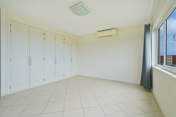 Royal Palm Resort - Luxury two-bedroom apartment with sea view