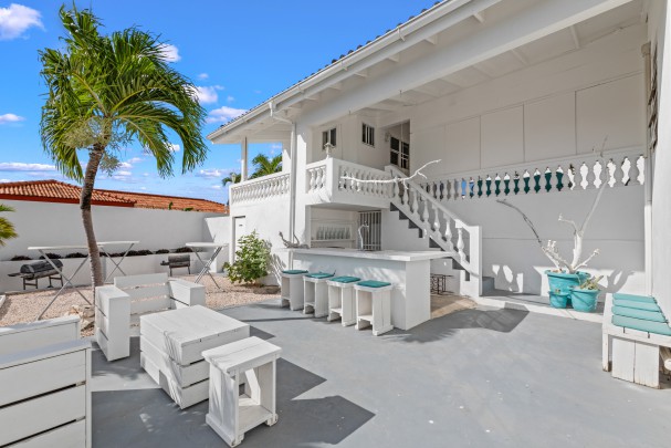 Champartments - Luxury group resort white villa on Curaçao 