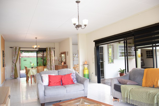 Charmant 3-Slaapkamer Huis met Tuin & Gastenappartement – Cerito