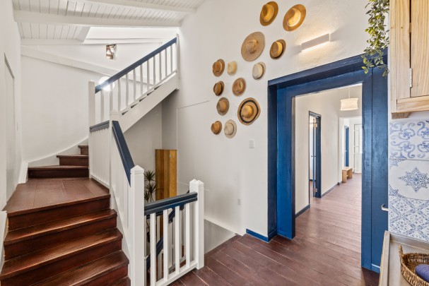 Fully operational student housing complex with 30 rooms for sale