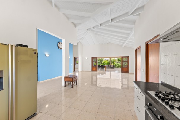 Blue Bay BL-19 – Spacious Villa on Golf Course