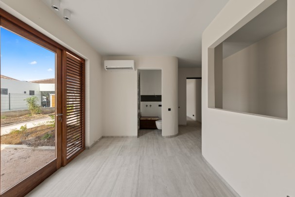 Blue Bay – High-end, luxurious newly built villa with rental potential