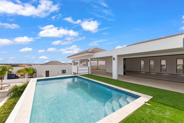 Blue Bay - Luxueze nieuwbouwwoning met 4 slaapkamers en zwembad
