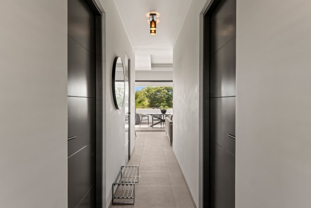 Blue Bay - Modern 2-Bedroom Apartment for Rent 