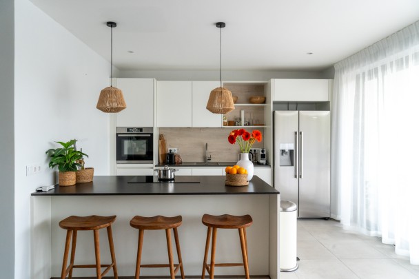 The Breeze – Beautiful 2-bedroom apartment perfect for vacation rental