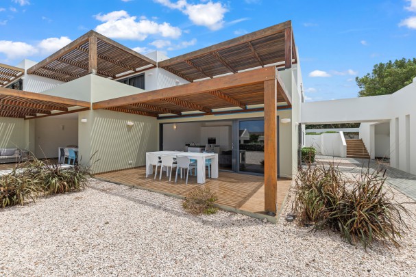Blue Bay - Luxe gemeubileerde appartementen met prachtig zeezicht