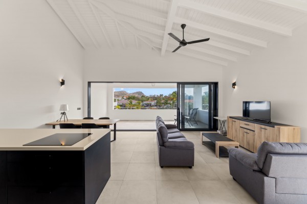 Blue Bay | Move-in ready new-build apartment with garden and pool view
