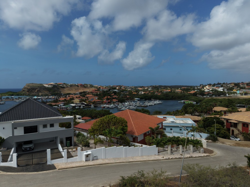 Spacious Lot with Beautiful Spanish Water Views | Brakkeput Abou photo 9