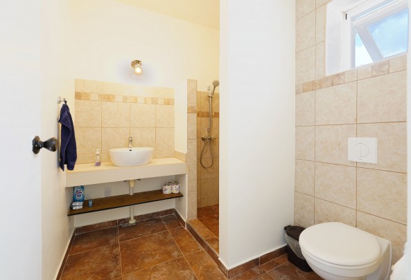 Ruim gezinshuis, 4 slaapkamers, priv&eacute;zwembad en zeezicht - Grote Berg