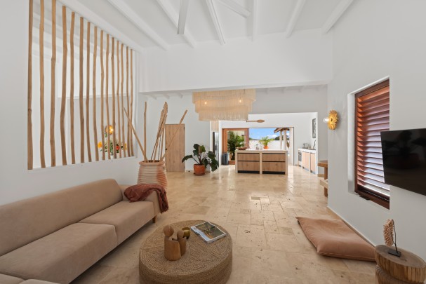 Julianadorp - Modern renovated detached villa with swimming pool