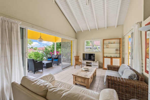 Montaña - Recompensa Park Detached 2-Bedroom Bungalow with Studio