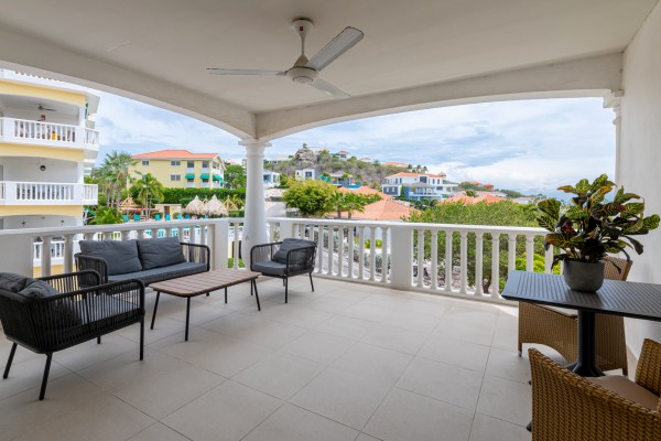 Triple Tree 29 – Unique 2-bedroom corner apartment with ocean view