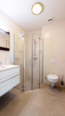 Triple Tree 29 – Unique 2-bedroom corner apartment with ocean view