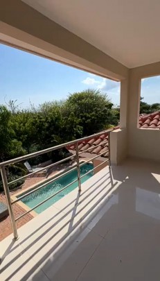 luxe villa met zwembad in Zuurzak - Perfect voor wonen of investeren