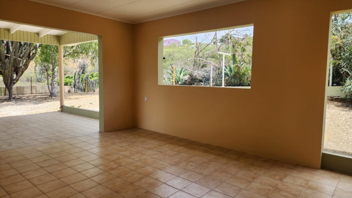 Elevated 4-Bedroom Home in Rooi Santu with Ocean Views
