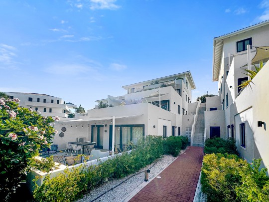 Blue Bay – Greenview Apartment with Excellent Rental Potential