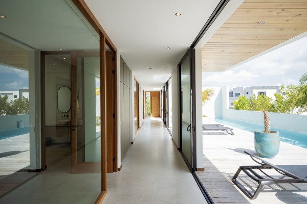 Vista Royal - Luxury villa with pool, jacuzzi & views at Jan Thiel