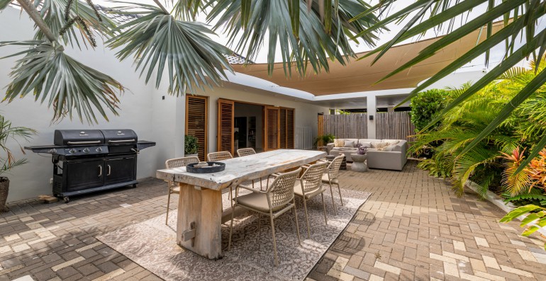 Jan Sofat – Luxe villa met panoramisch uitzicht