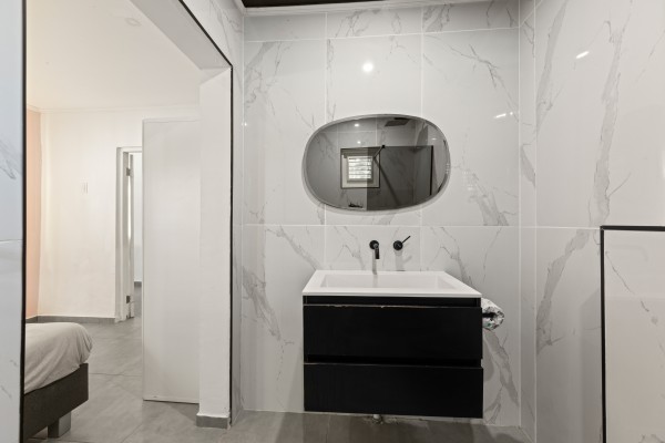 Mahaai - Appartementencomplex met Zwembad en Huurinkomsten