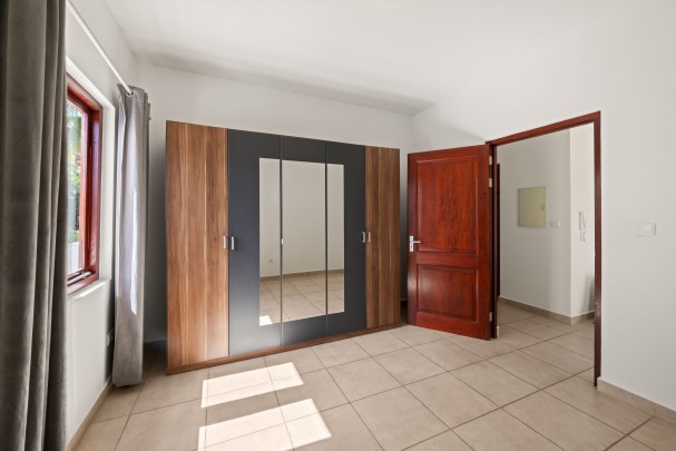 Spacious 2-bedroom apartment with large terrace in Cocolora