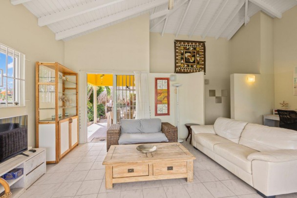 Montaña - Recompensa Park Detached 2-Bedroom Bungalow with Studio