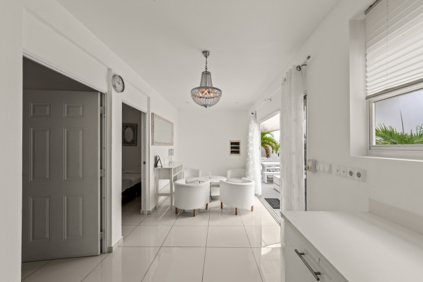 Champartments - Luxury group resort white villa on Curaçao 