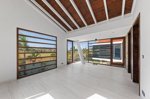 Luxury Villa with Pool & Golf View in Blue Bay Curaçao