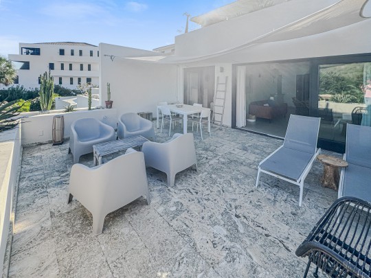 Blue Bay – Greenview Apartment with Excellent Rental Potential
