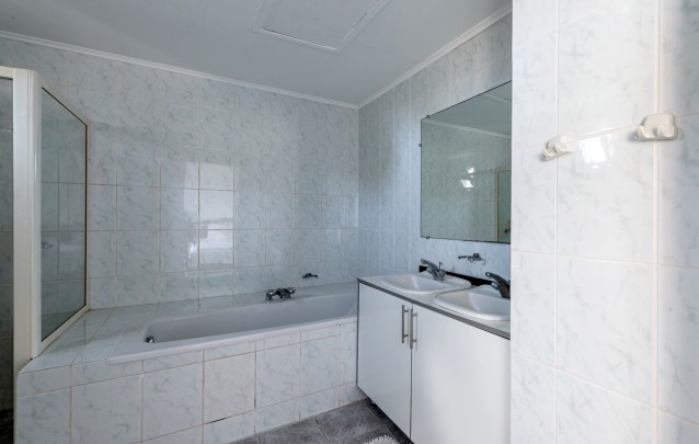 Royal Palm – Ruim appartement met zeezicht en balkon