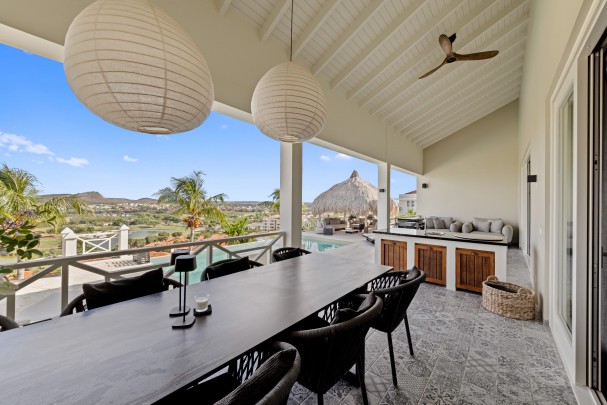 Blue Bay – Exclusive villa met adembenemend uitzicht  